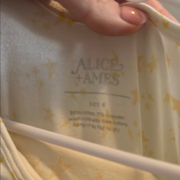 White and Cream Casual Sundress with Puff Sleeves and Scoop Neck - Picture 5 of 7